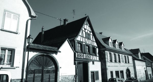 Bien r&eacute;nover thermiquement le b&acirc;ti ancien: un enjeu de revitalisation des centres-bourgs.