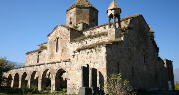 Une &eacute;tranget&eacute; famili&egrave;re : l&rsquo;architecture arm&eacute;nienne, un trait d&rsquo;union menac&eacute; entre Orient et Occident 1/3