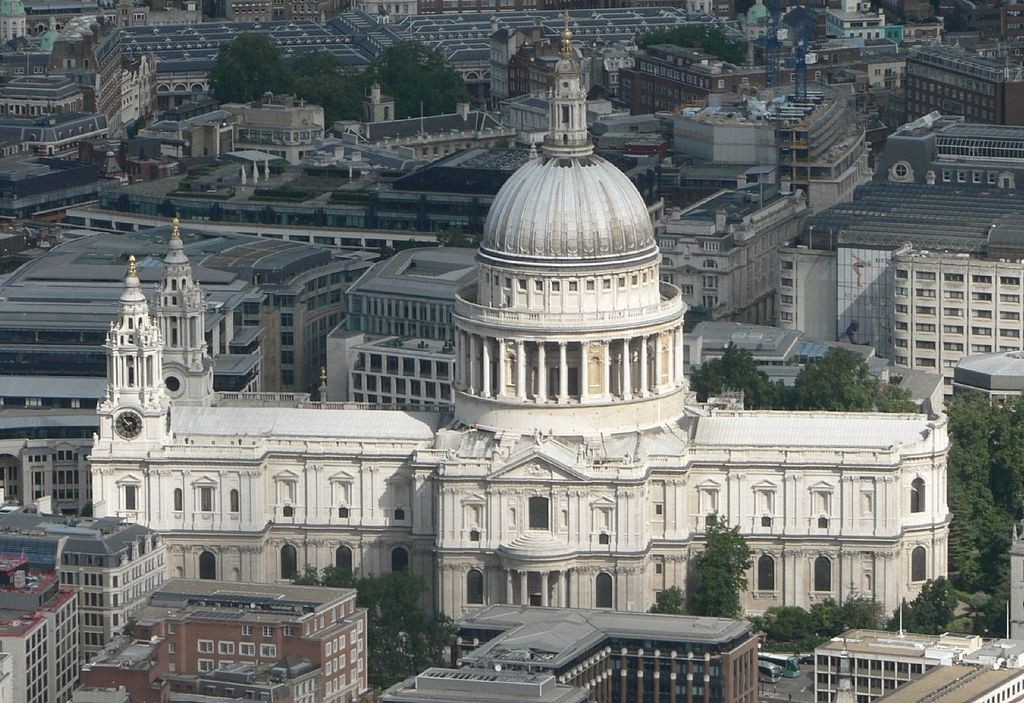 La cathédrale Saint-Paul à Londres, classée Grade I. © Marc Fosh, via (link: https://commons.wikimedia.org/wiki/File:St_Pauls_aerial_(cropped).jpg text: Wikimedia)