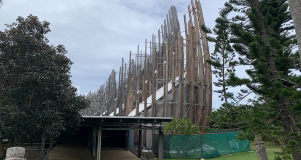 La restauration du centre culturel Tjibaou de Nouméa