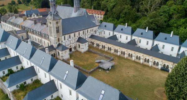La r&eacute;novation de la Chartreuse de Neuville &agrave; Neuville-sous-Montreuil